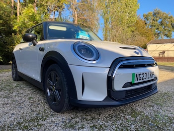 2023 (23) - 135kW Cooper S Level 1 33kWh 3dr Auto