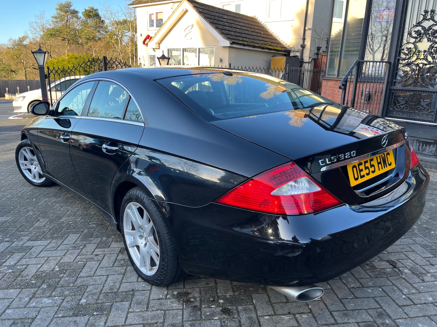 Used Mercedes-Benz CLS 2005 for sale - 77162007: Photo 5