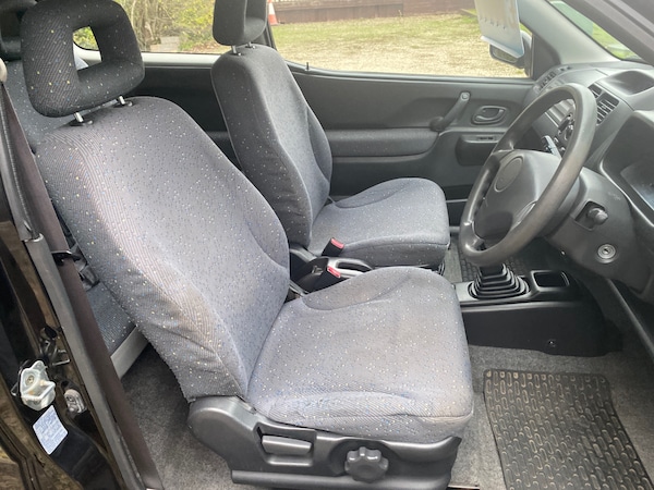 Used Suzuki Ignis 2003 for sale - 76302520: Photo 6