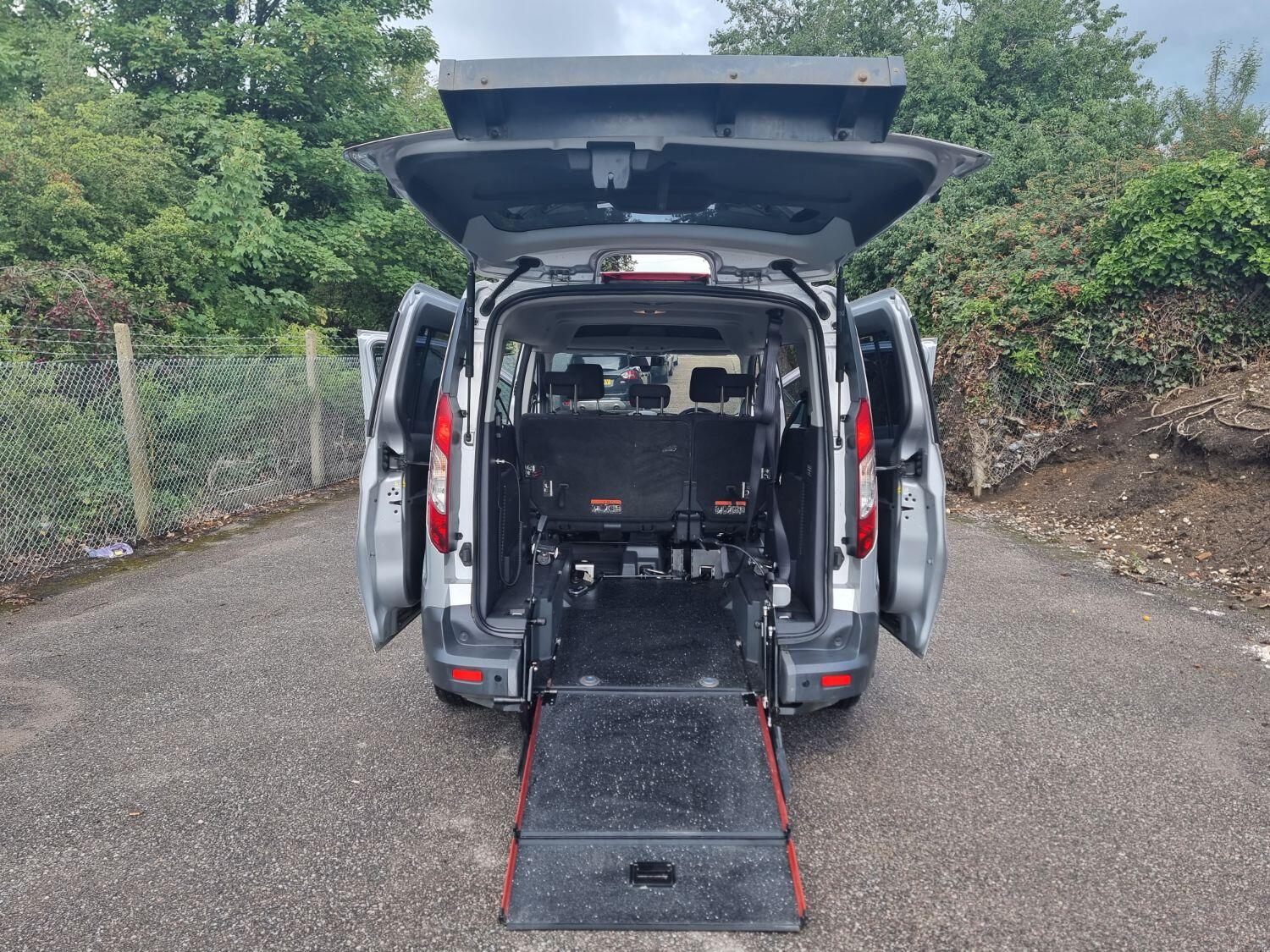 Used Ford Grand Tourneo Connect 2017 for sale - 76794422: Photo 16