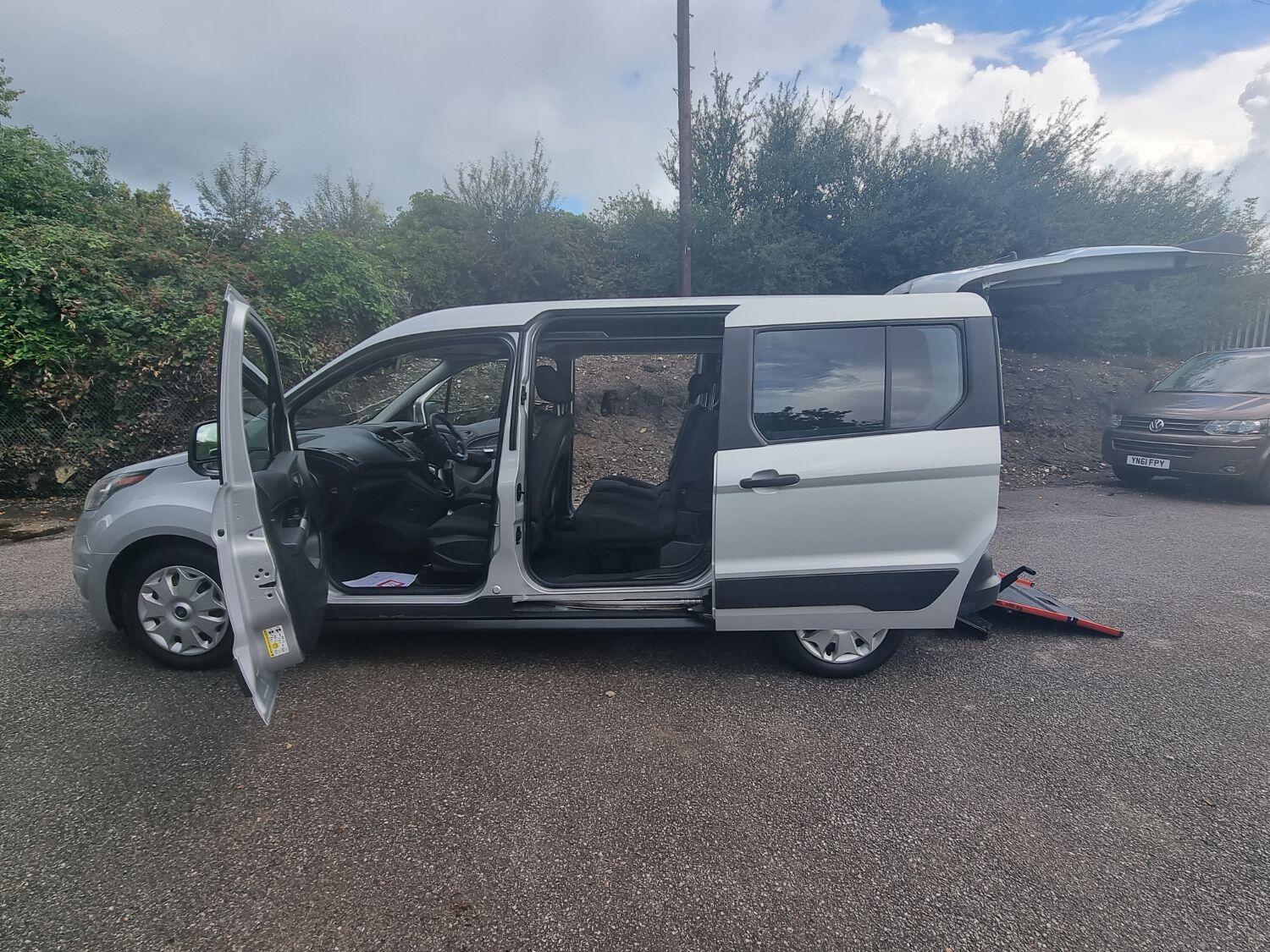 Used Ford Grand Tourneo Connect 2017 for sale - 76794422: Photo 18