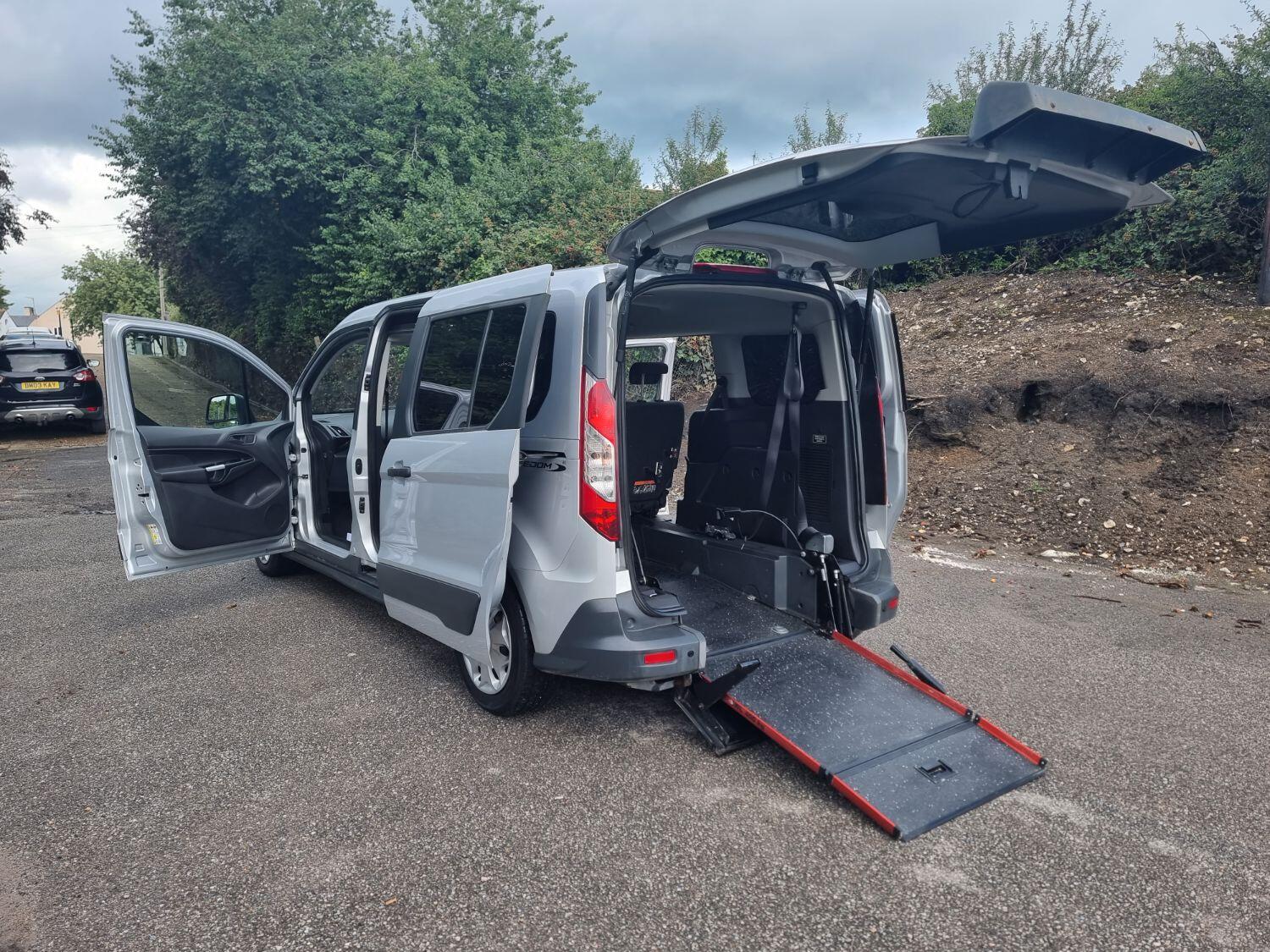 Used Ford Grand Tourneo Connect 2017 for sale - 76794422: Photo 22