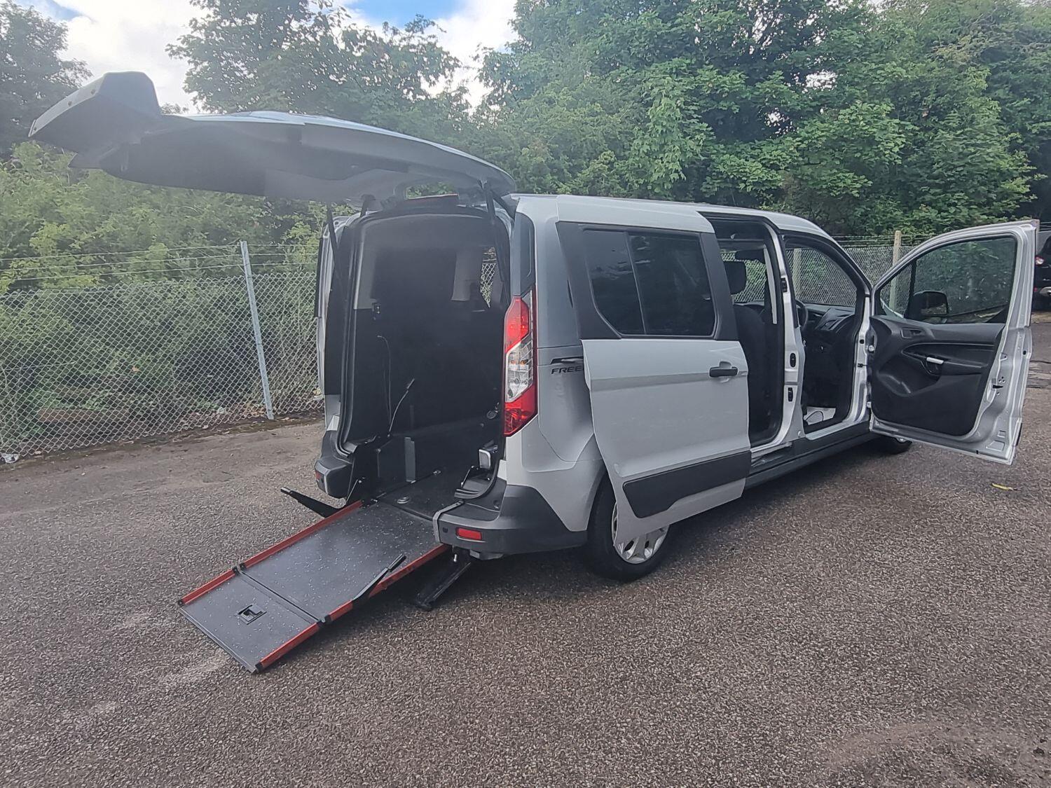 Used Ford Grand Tourneo Connect 2017 for sale - 76794422: Photo 25