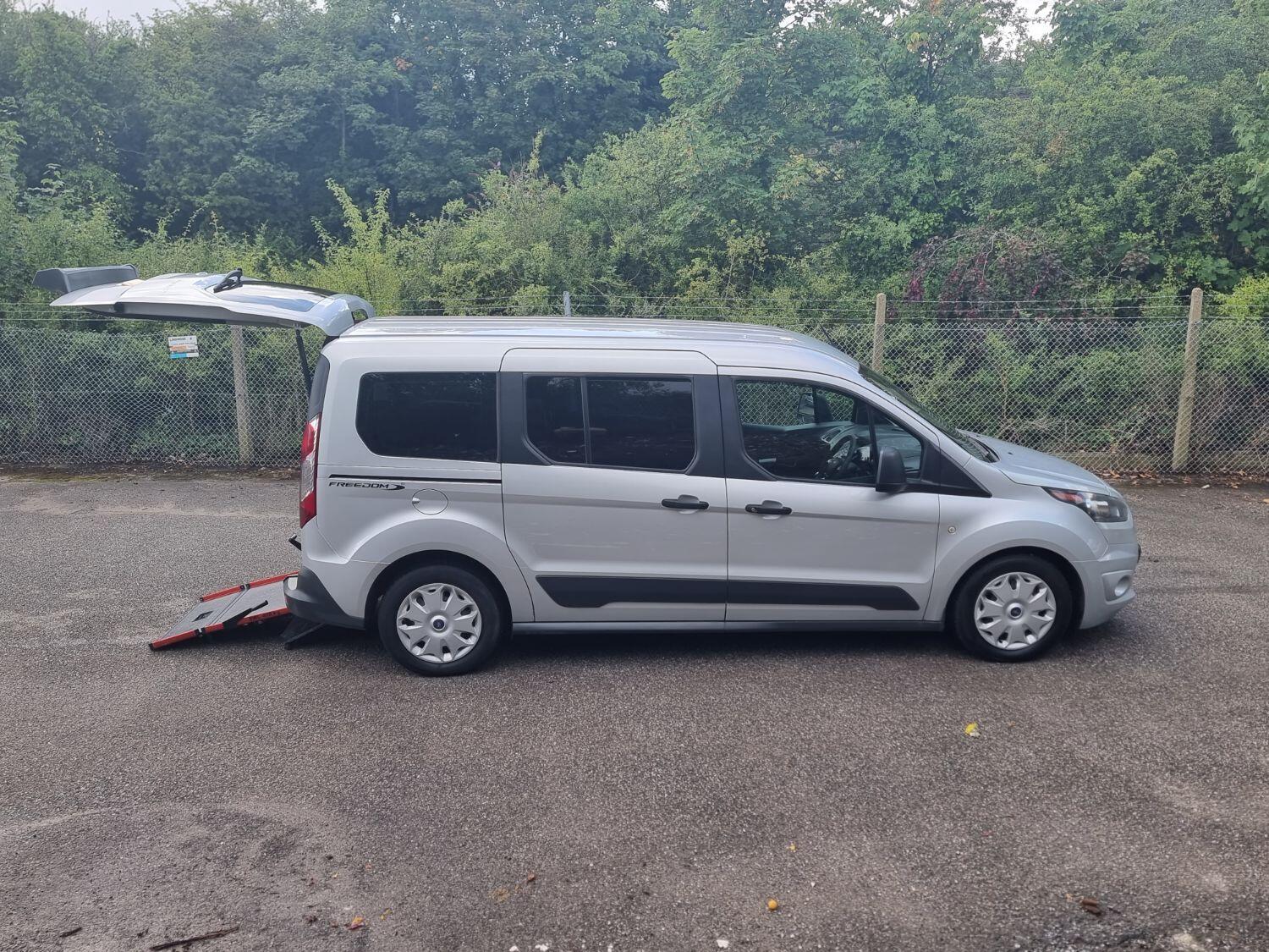 Used Ford Grand Tourneo Connect 2017 for sale - 76794422: Photo 36