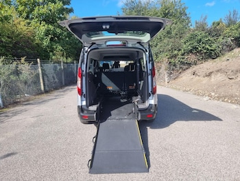 Used Ford Grand Tourneo Connect 2020 for sale - 76625526: Photo