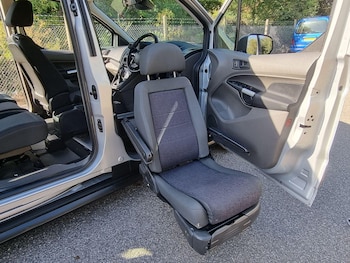 Used Ford Grand Tourneo Connect 2020 for sale - 76625526: Photo