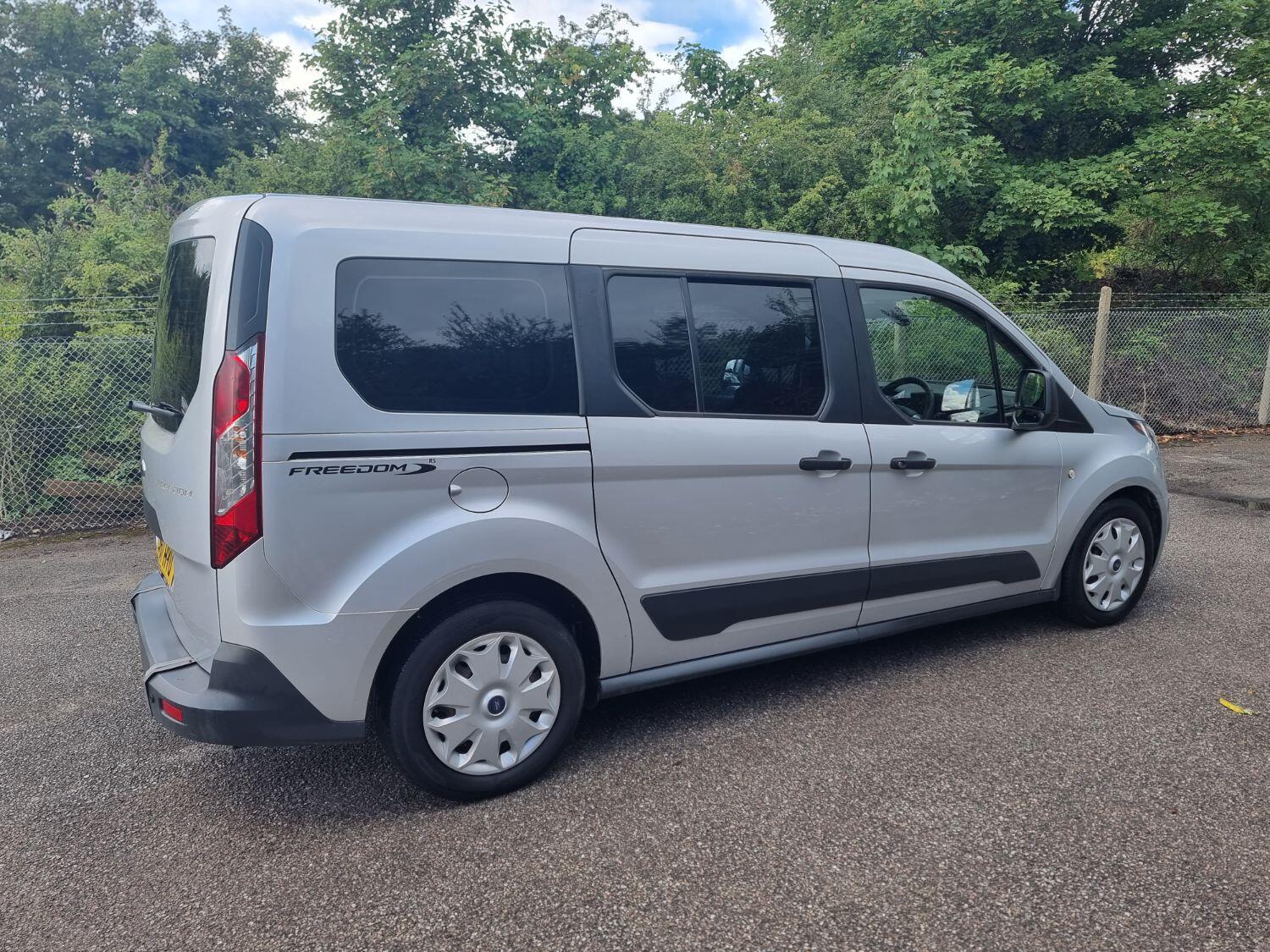 Used Ford Grand Tourneo Connect 2017 for sale - 76625528: Photo 14