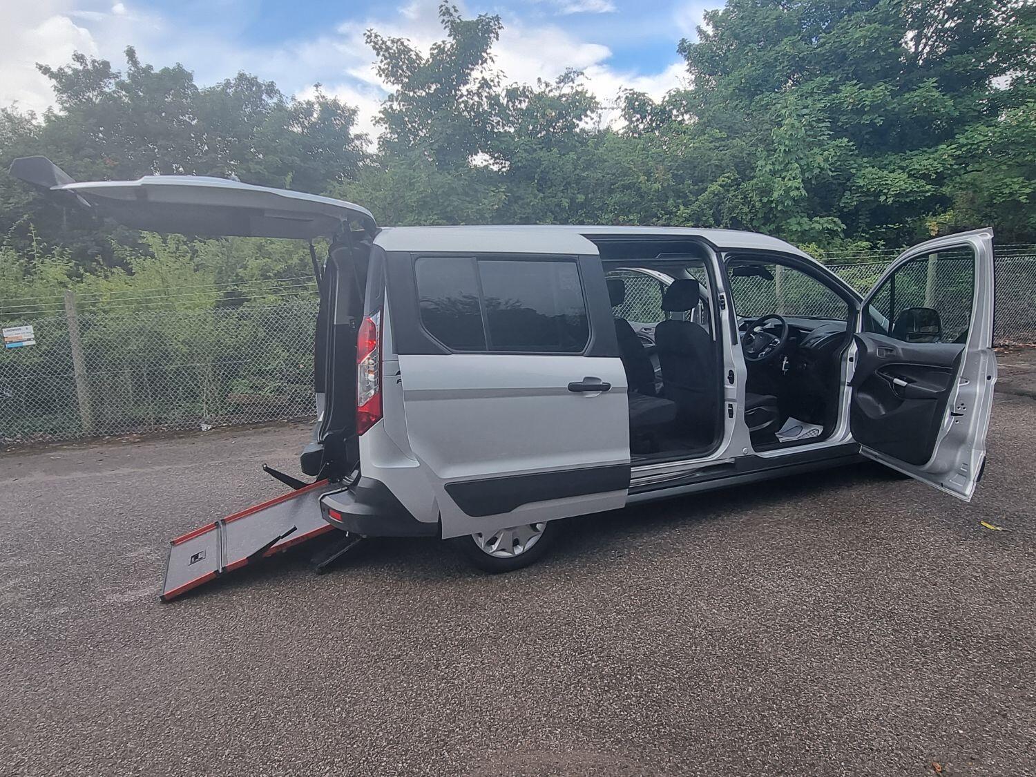 Used Ford Grand Tourneo Connect 2017 for sale - 76625528: Photo 26