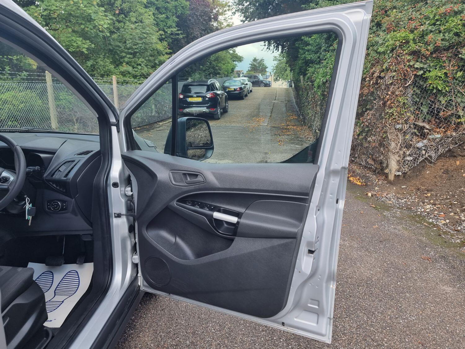 Used Ford Grand Tourneo Connect 2017 for sale - 76625528: Photo 27