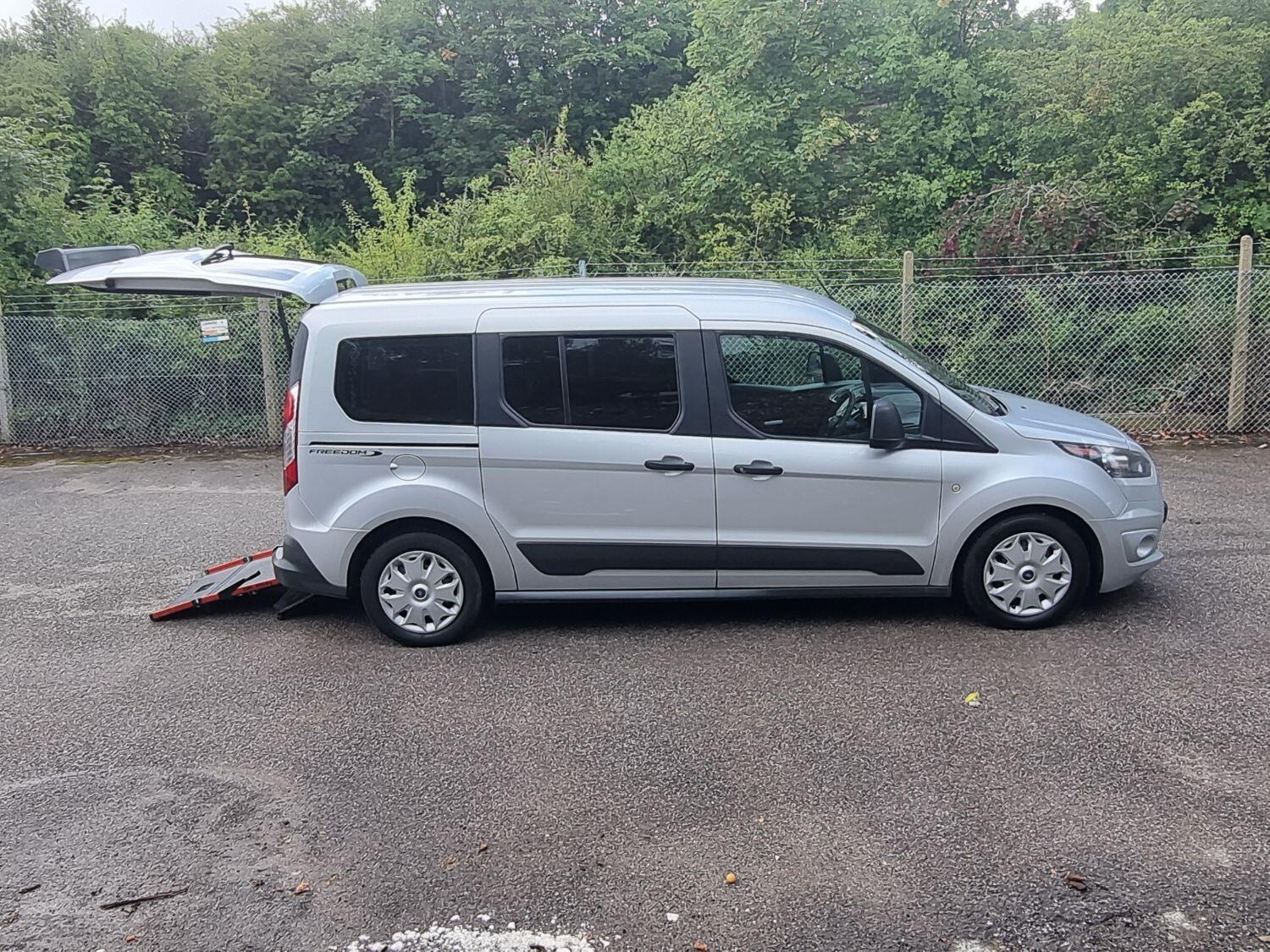 Used Ford Grand Tourneo Connect 2017 for sale - 76625528: Photo 37