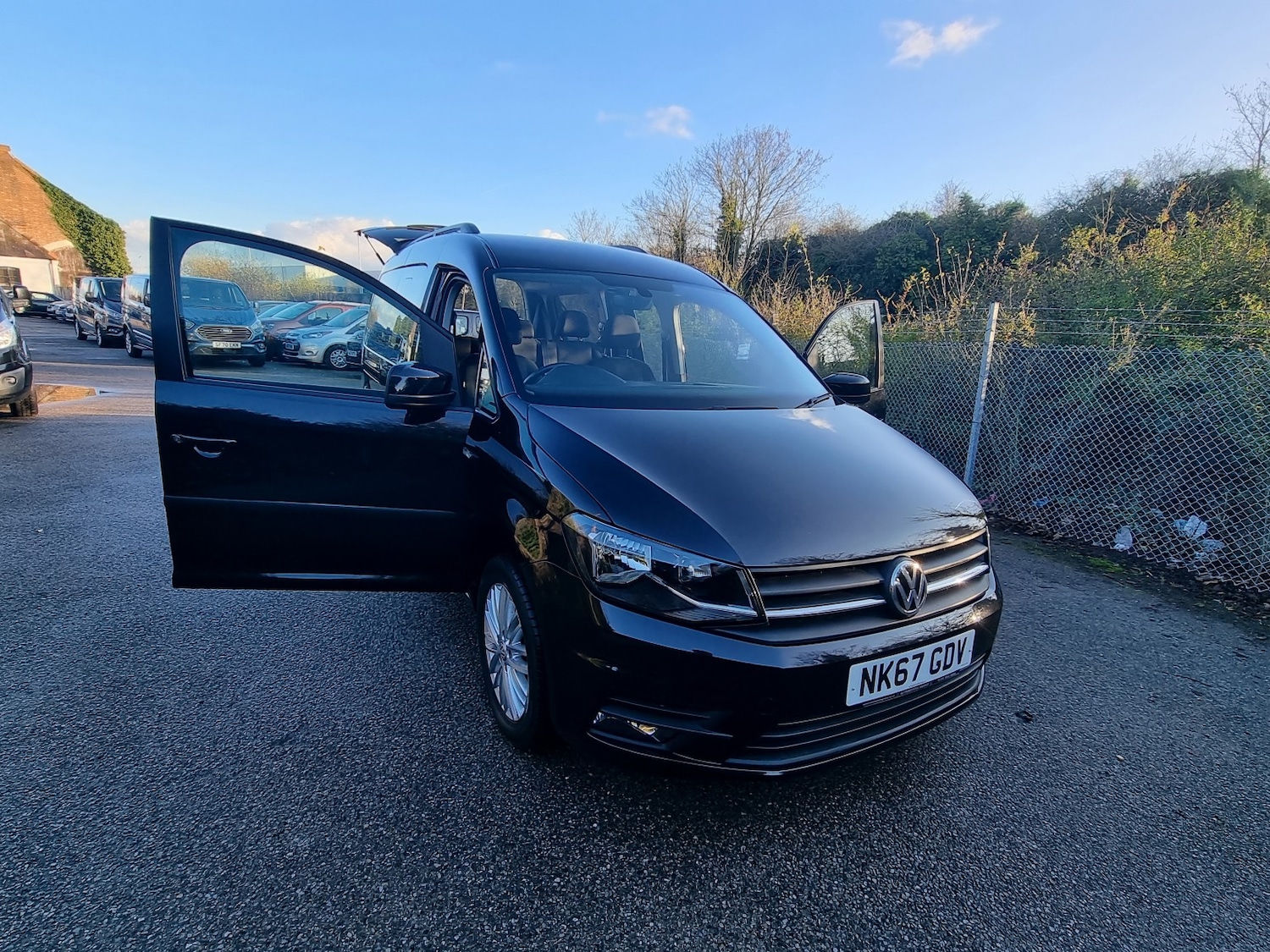 Used Volkswagen Caddy Maxi Life 2018 for sale - 76982793: Photo 25