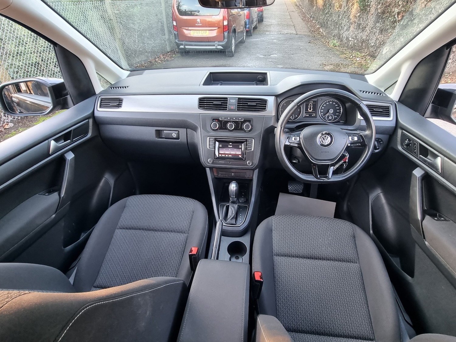 Used Volkswagen Caddy Maxi Life 2018 for sale - 76982793: Photo 3