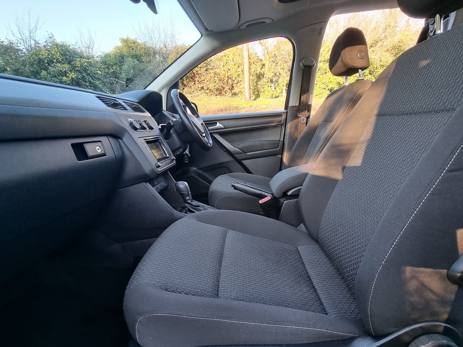 Used Volkswagen Caddy Maxi Life 2018 for sale - 76982793: Photo 31