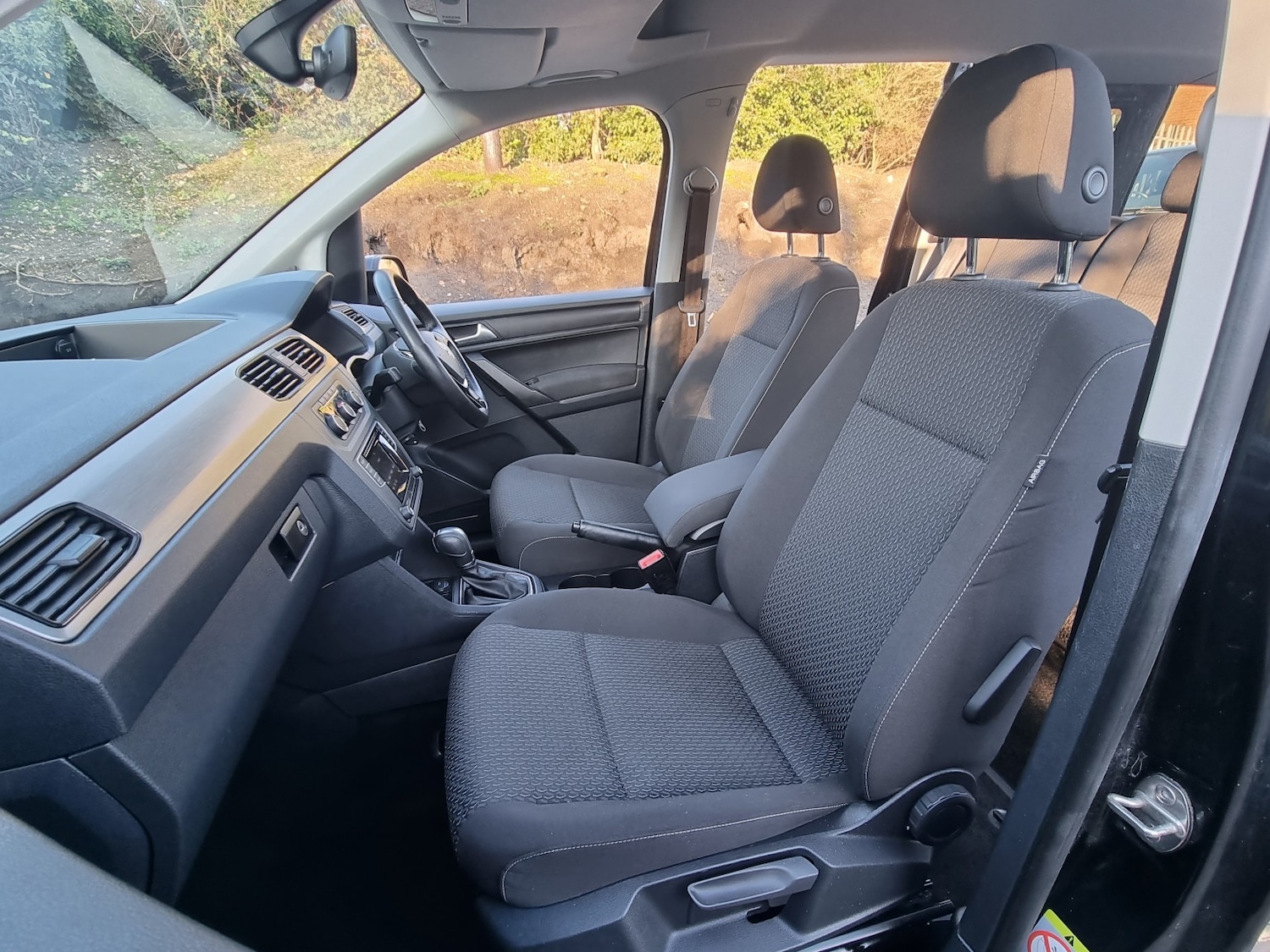 Used Volkswagen Caddy Maxi Life 2018 for sale - 76982793: Photo 32