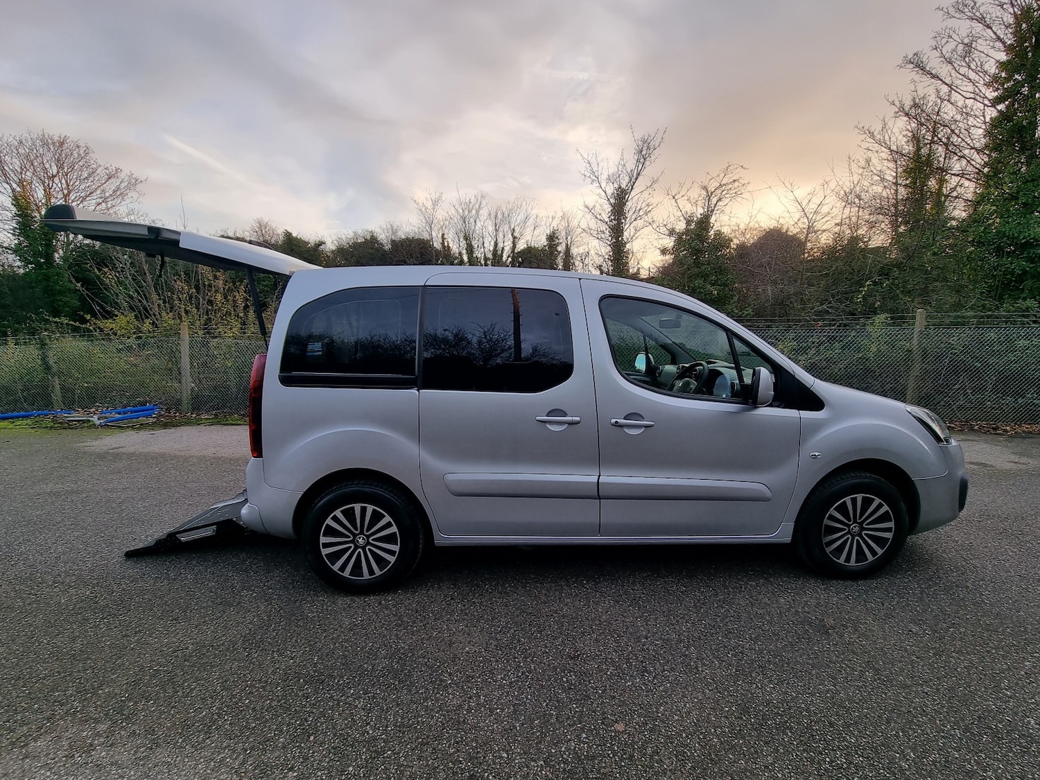 Used Peugeot Partner Tepee 2015 for sale - 76982731: Photo 1