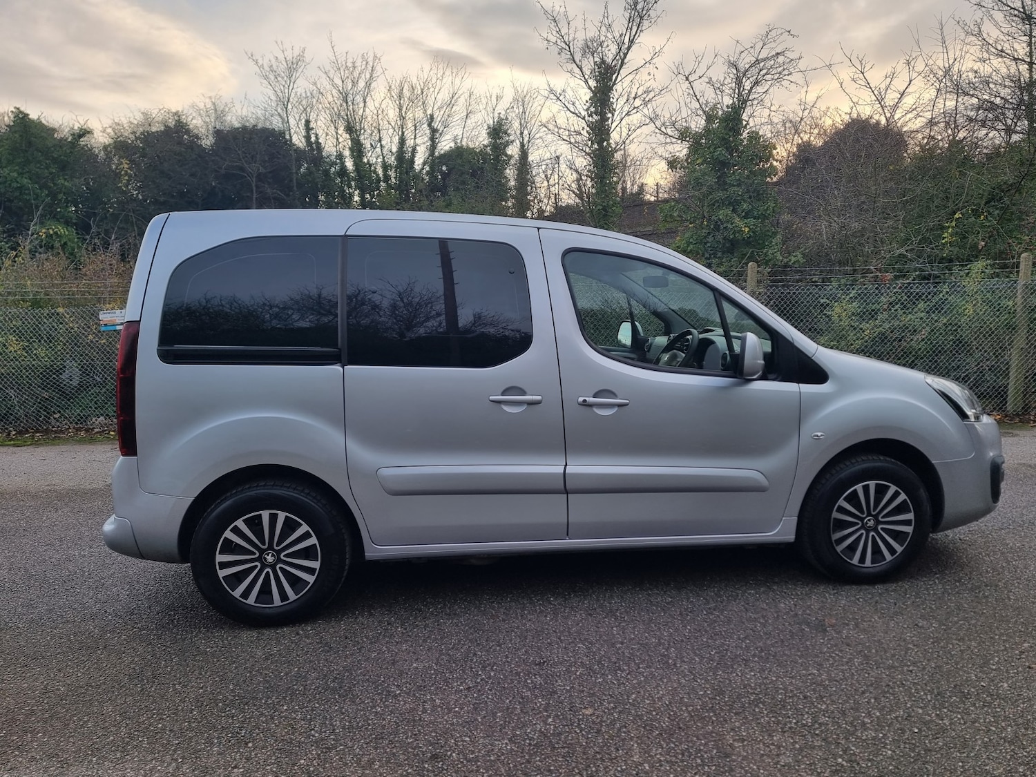 Used Peugeot Partner Tepee 2015 for sale - 76982731: Photo 16