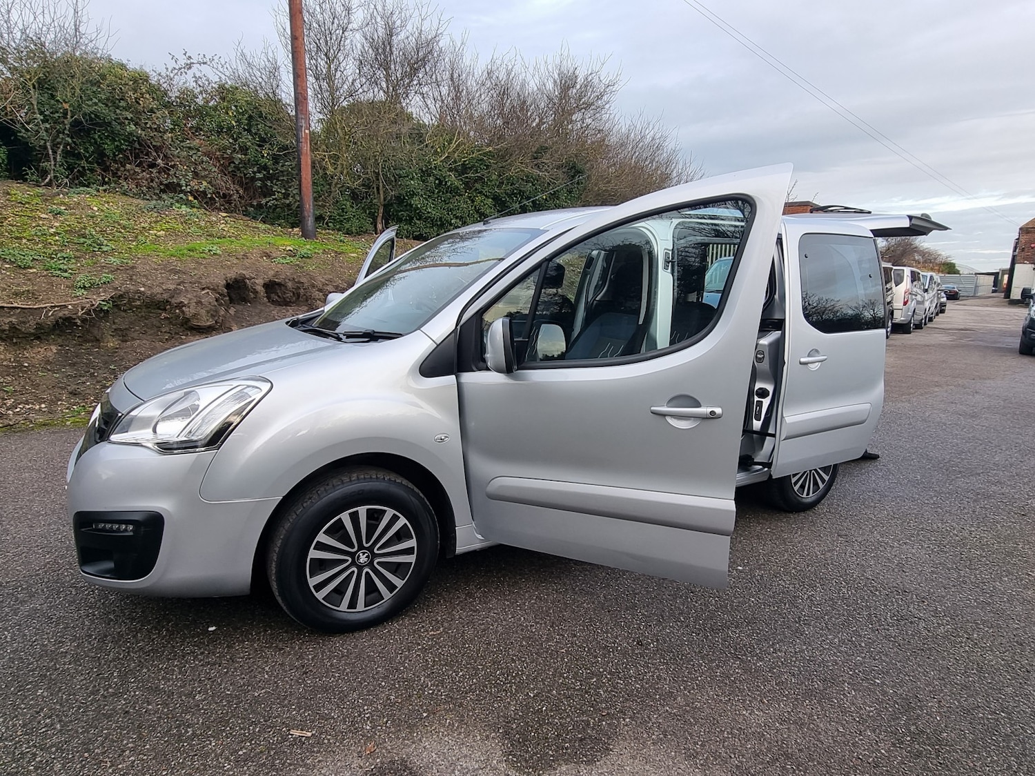 Used Peugeot Partner Tepee 2015 for sale - 76982731: Photo 23