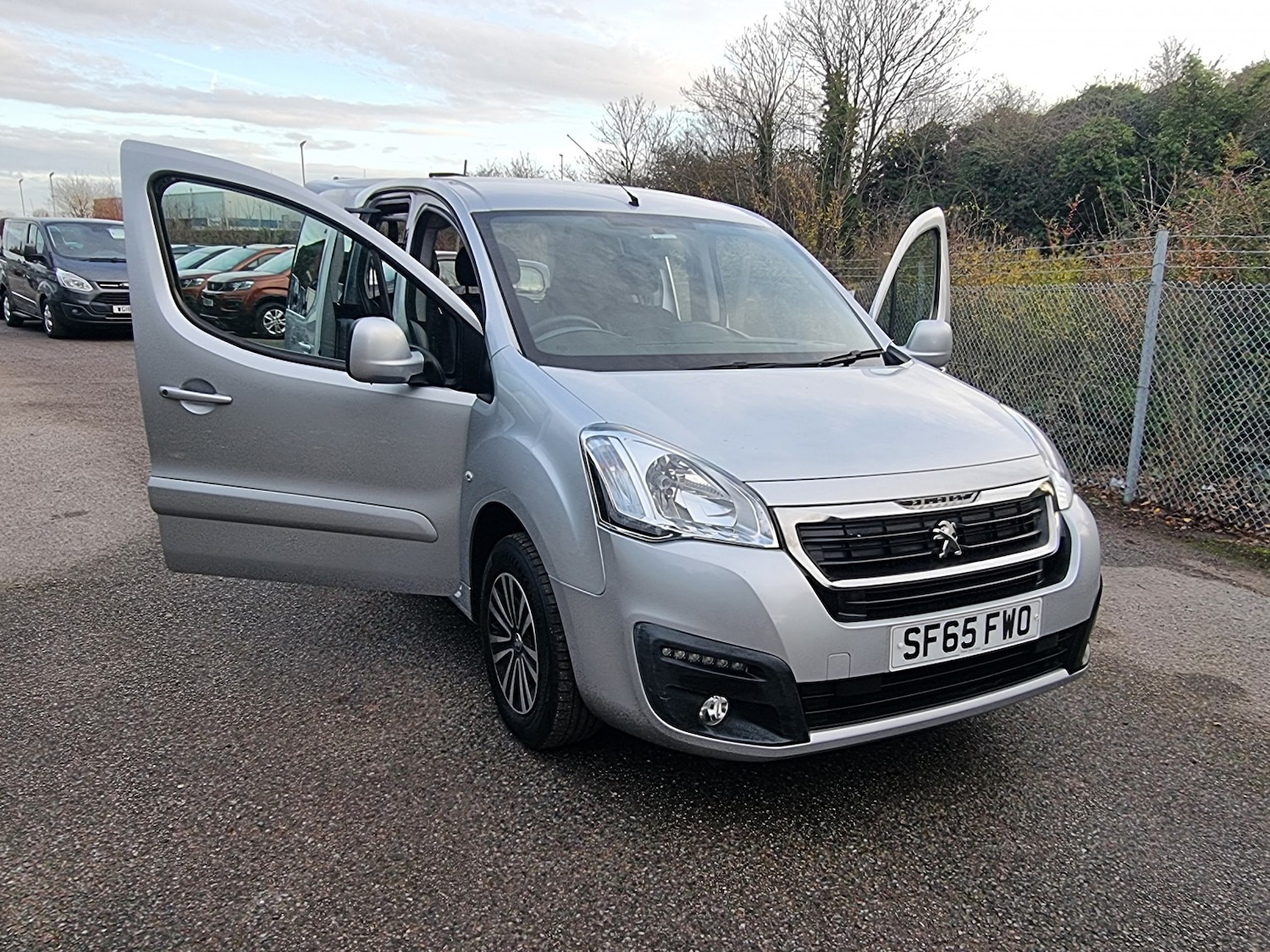 Used Peugeot Partner Tepee 2015 for sale - 76982731: Photo 26