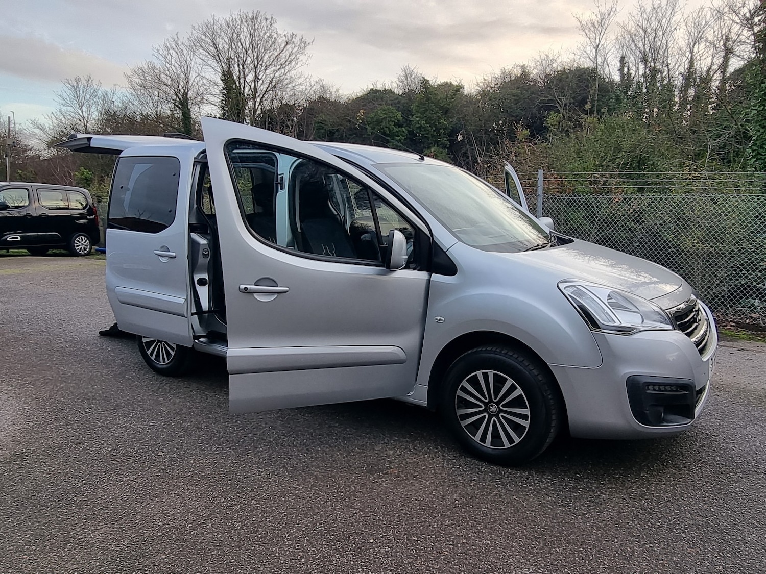 Used Peugeot Partner Tepee 2015 for sale - 76982731: Photo 27