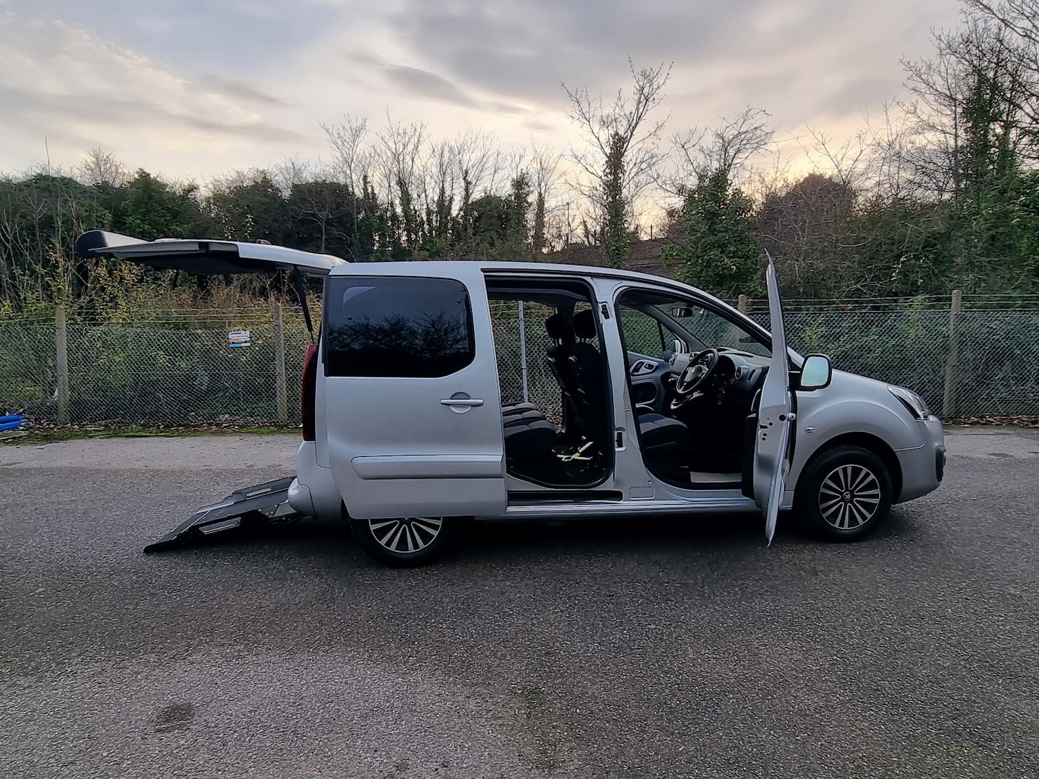 Used Peugeot Partner Tepee 2015 for sale - 76982731: Photo 28