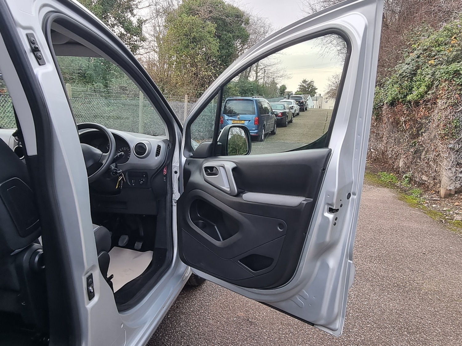 Used Peugeot Partner Tepee 2015 for sale - 76982731: Photo 31