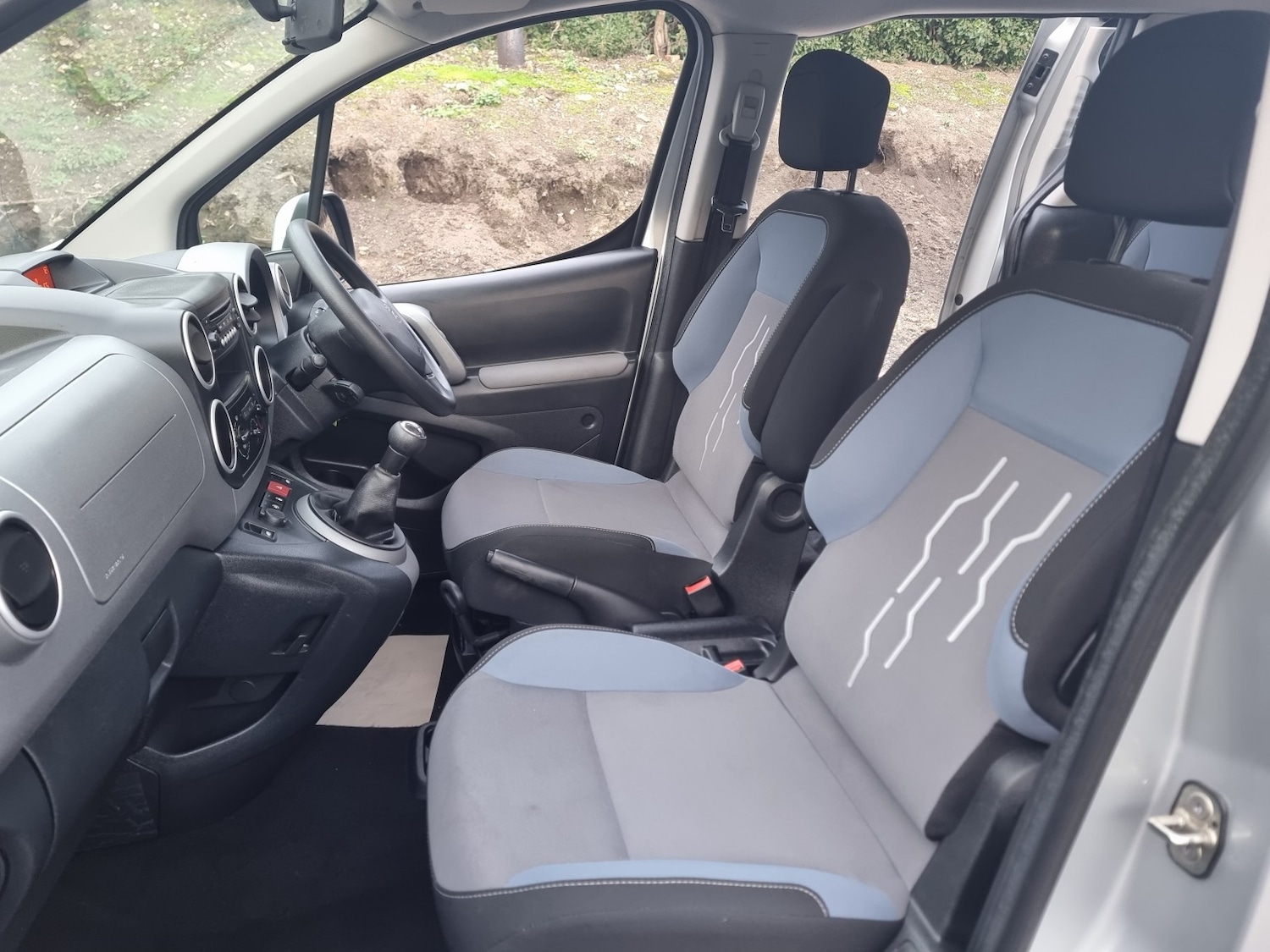 Used Peugeot Partner Tepee 2015 for sale - 76982731: Photo 34