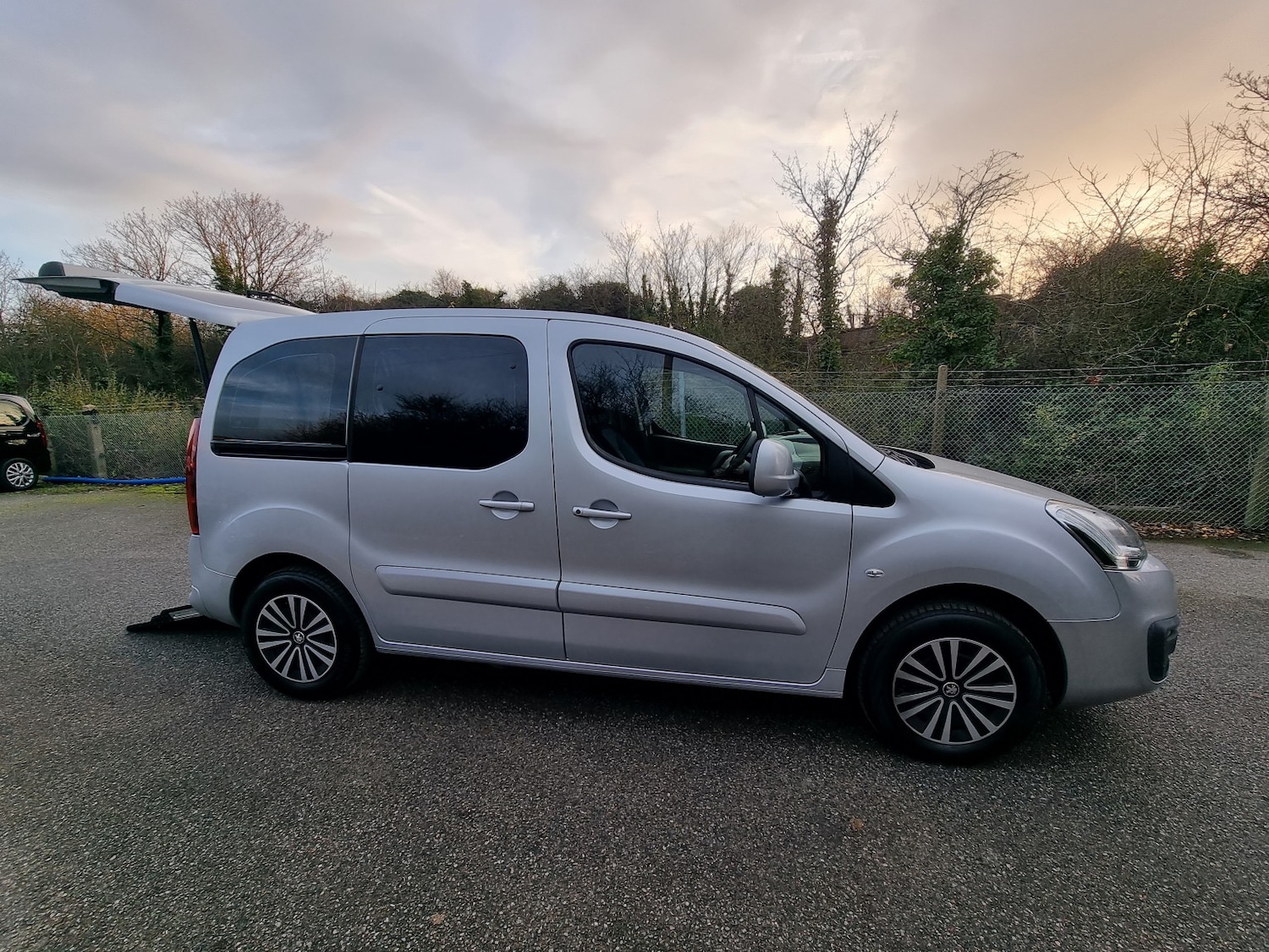 Used Peugeot Partner Tepee 2015 for sale - 76982731: Photo 42