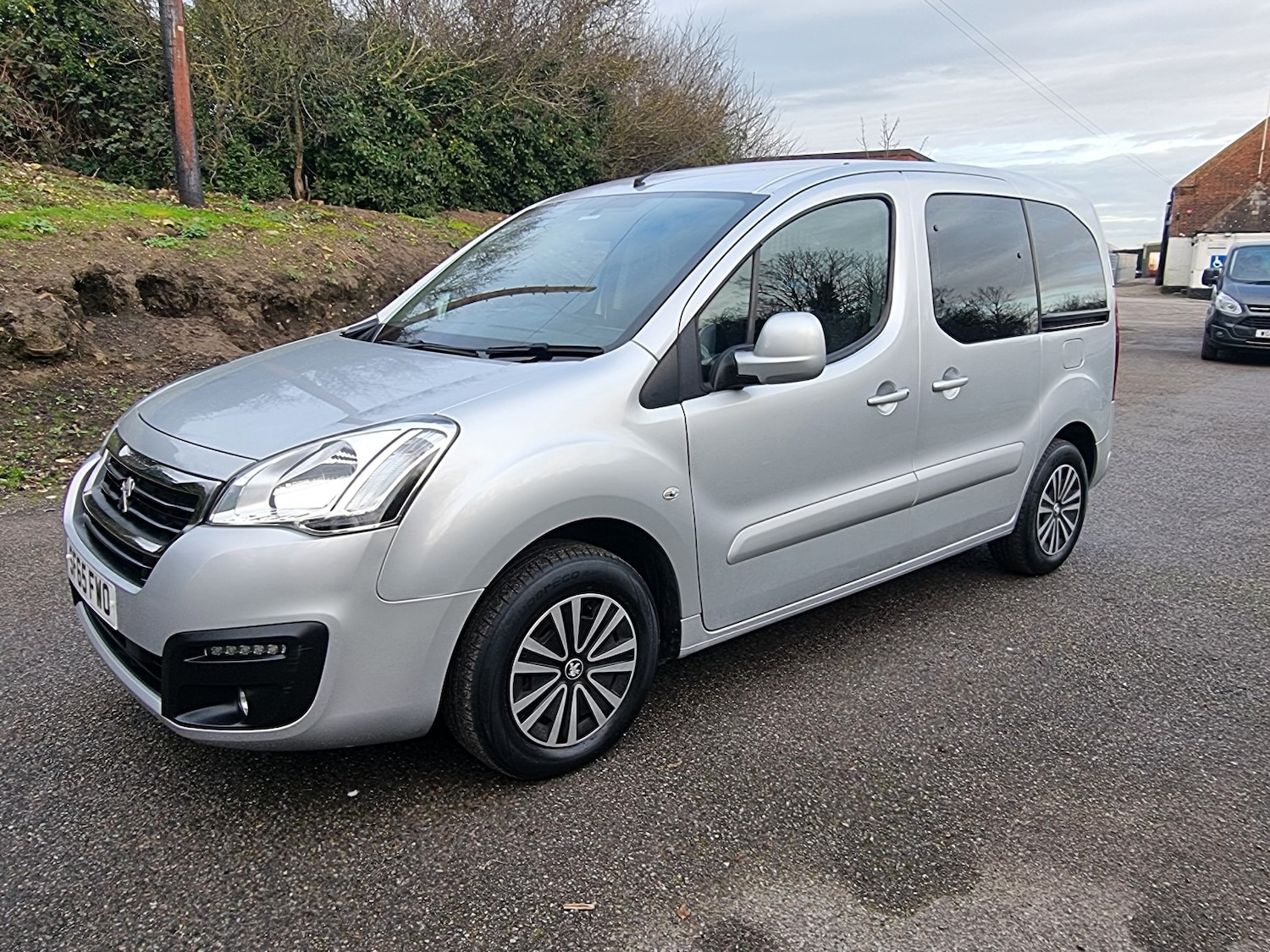 Used Peugeot Partner Tepee 2015 for sale - 76982731: Photo 9