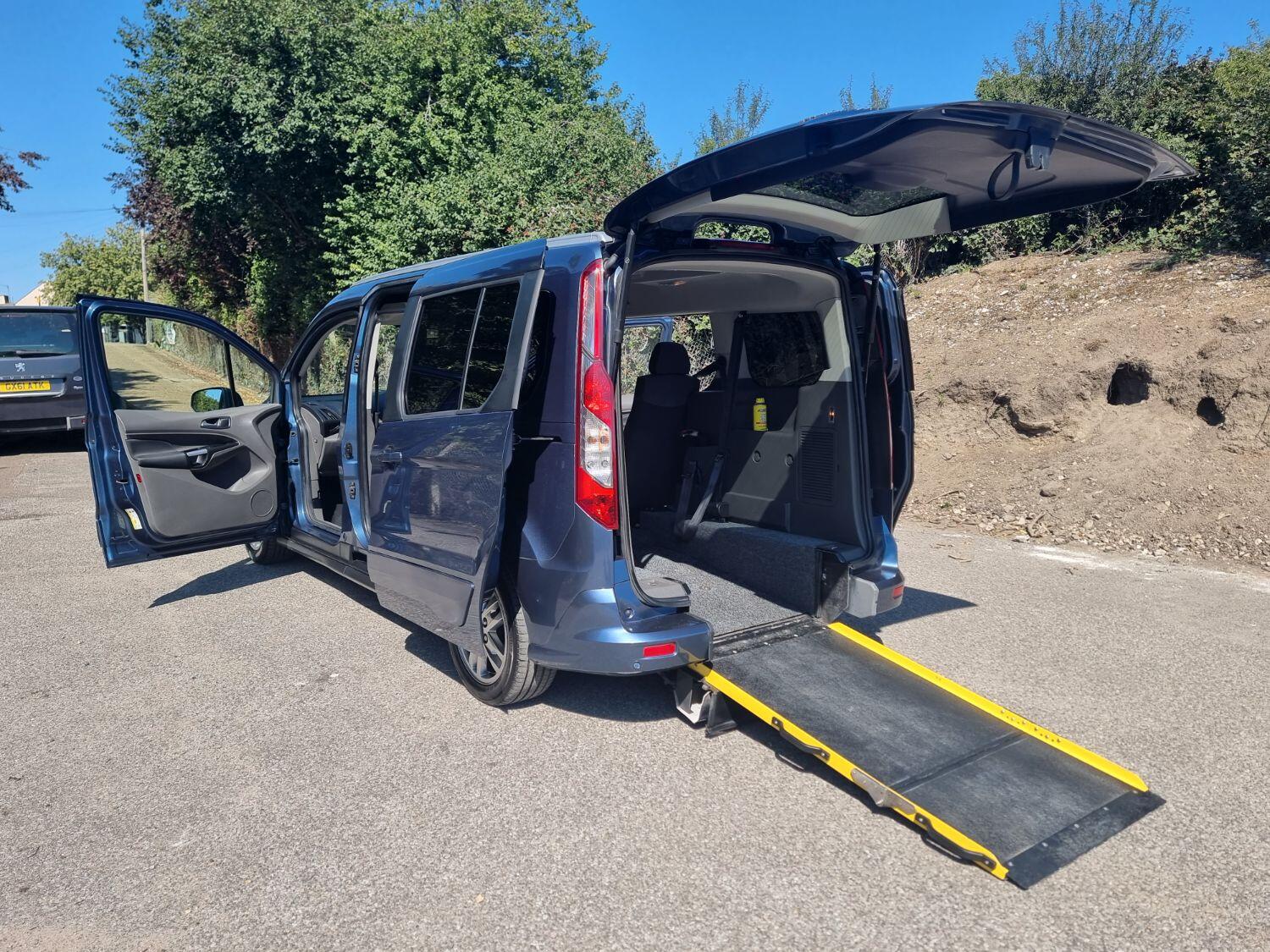 Used Ford Grand Tourneo Connect 2020 for sale - 76625529: Photo 17