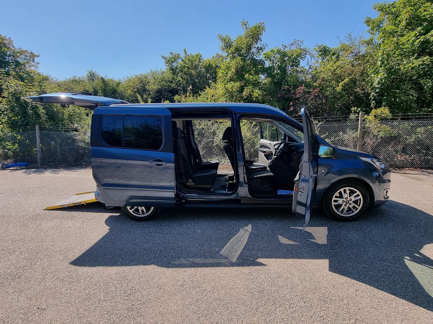 Used Ford Grand Tourneo Connect 2020 for sale - 76625529: Photo 25