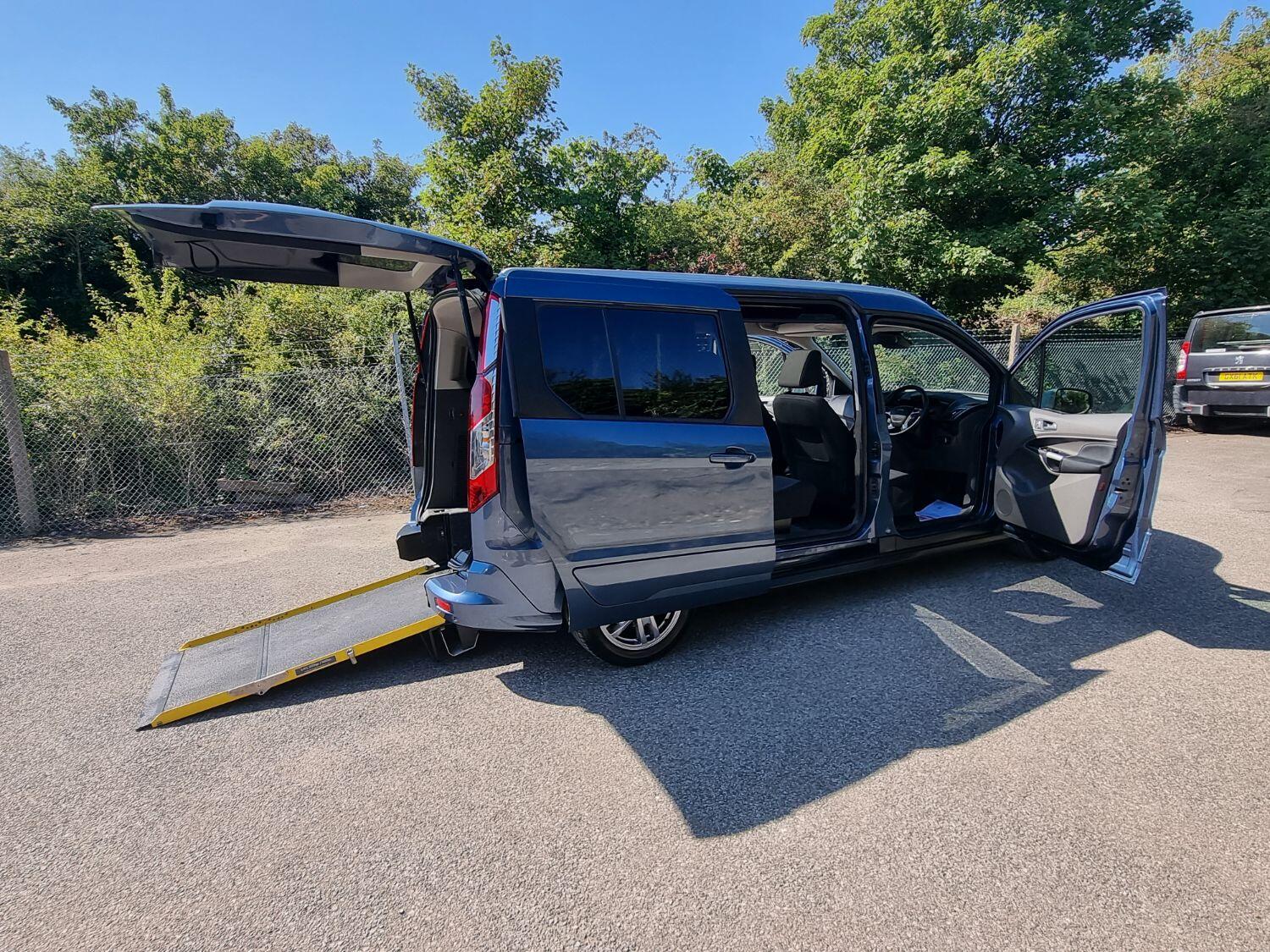 Used Ford Grand Tourneo Connect 2020 for sale - 76625529: Photo 27