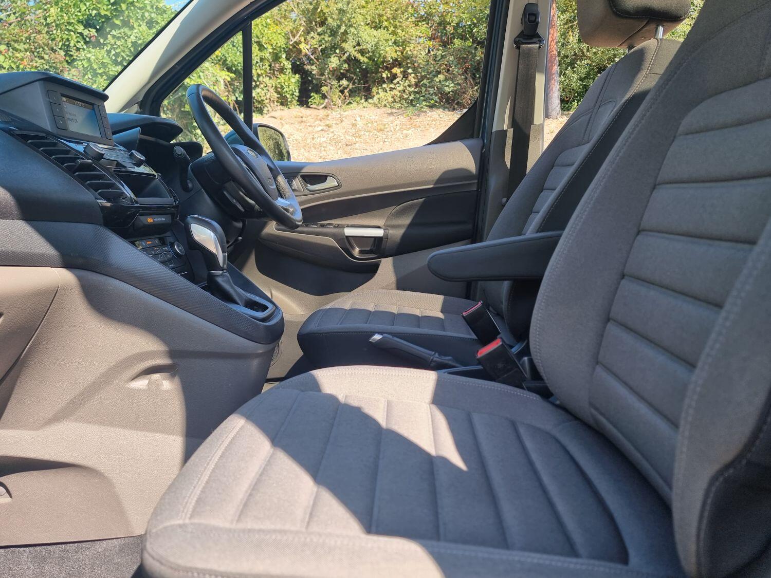 Used Ford Grand Tourneo Connect 2020 for sale - 76625529: Photo 31