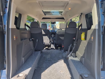 Used Ford Grand Tourneo Connect 2020 for sale - 76625529: Photo