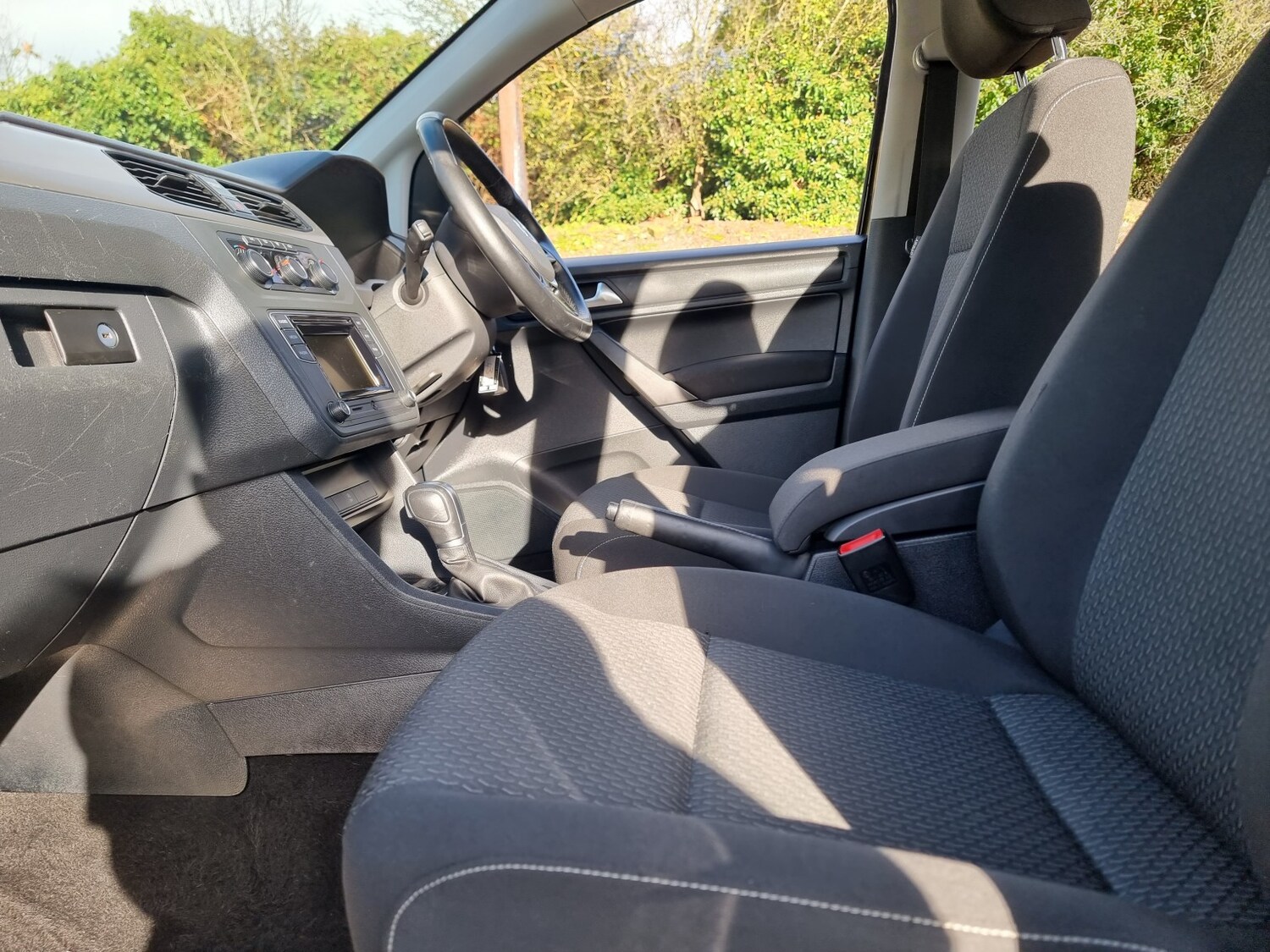 Used Volkswagen Caddy Maxi Life 2017 for sale - 76625523: Photo 35