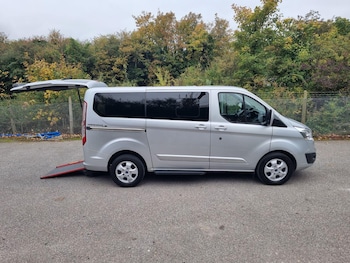 Used Ford Tourneo Custom 2018 for sale - 76625521: Photo