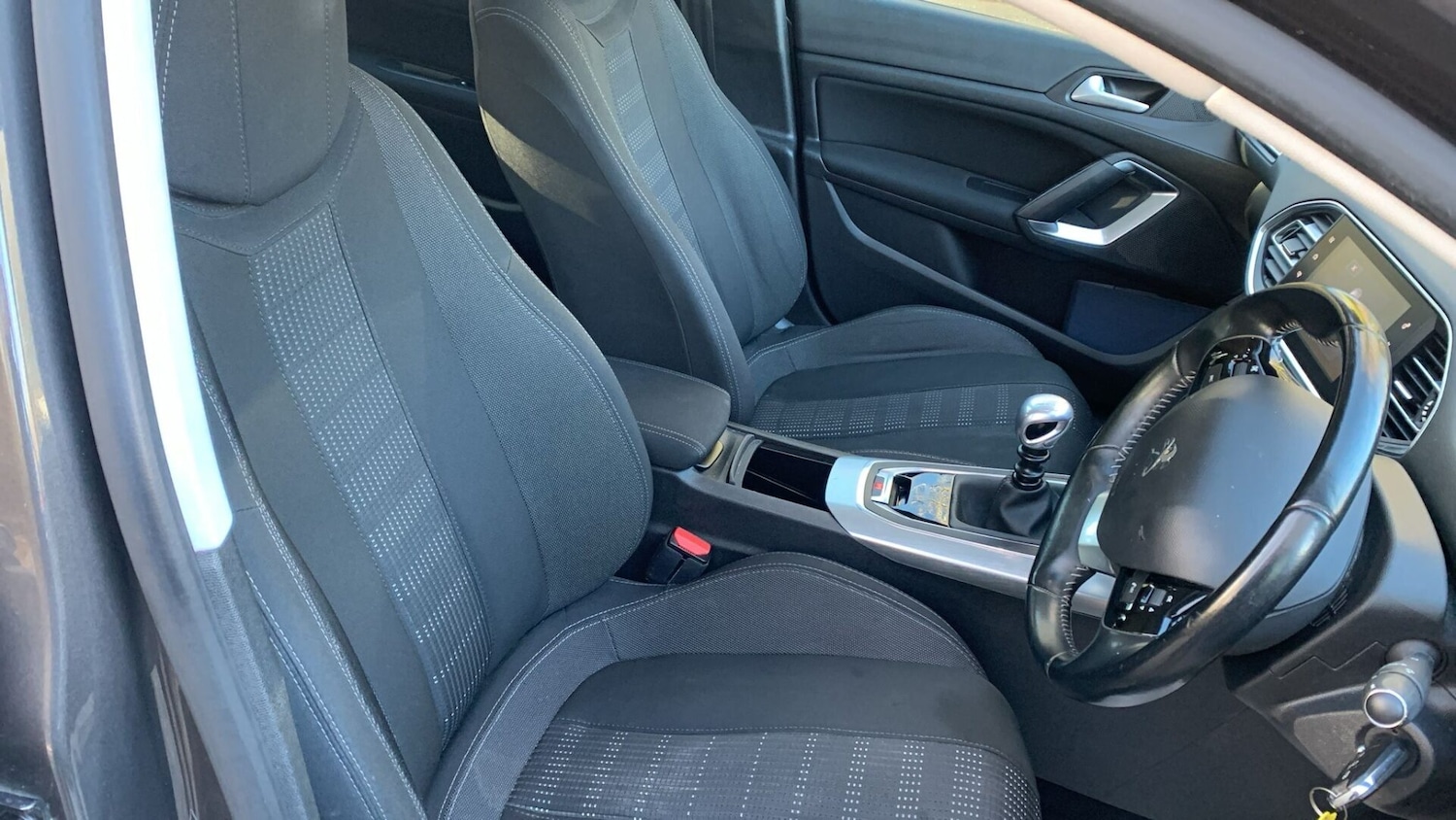 Used Peugeot 308 2017 for sale - 77196551: Photo 5