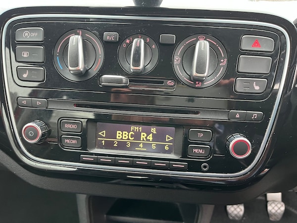 Used Volkswagen up! 2013 for sale - 76159745: Photo 16