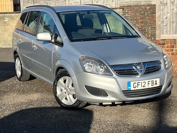 2012 - EXCLUSIVE 1.6 PETROL 7 SEATER ONE OWNER 5-Door