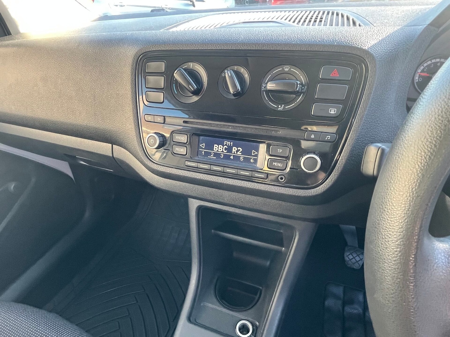 Used Volkswagen up! 2014 for sale - 76694479: Photo 12