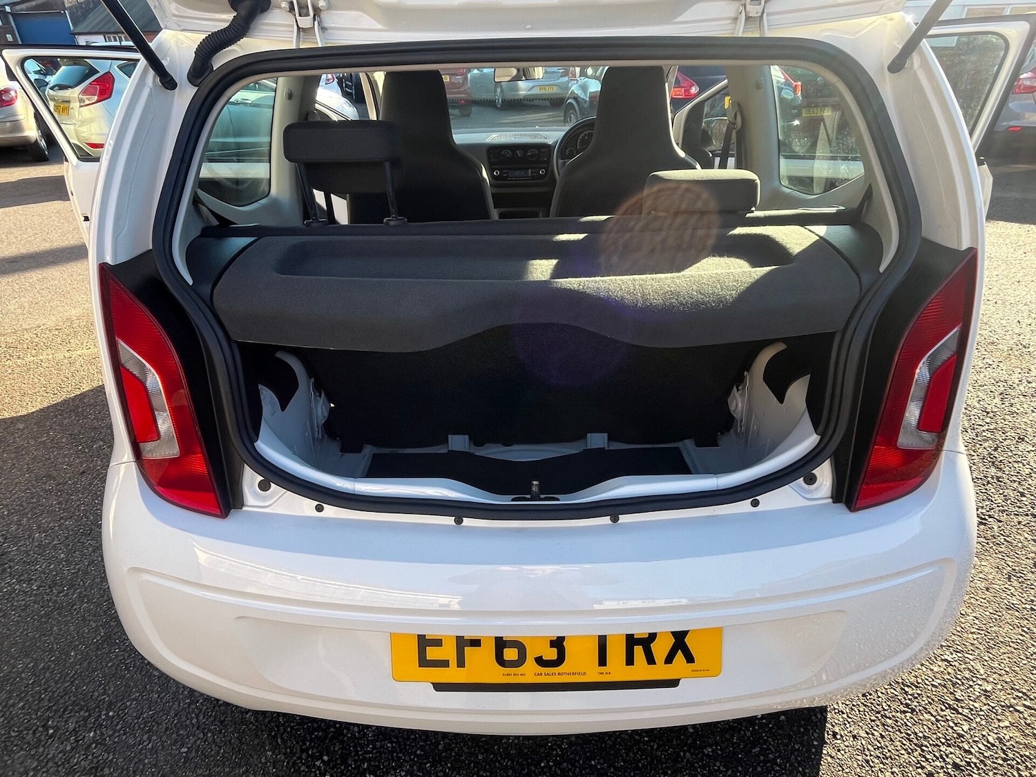 Used Volkswagen up! 2014 for sale - 76694479: Photo 13