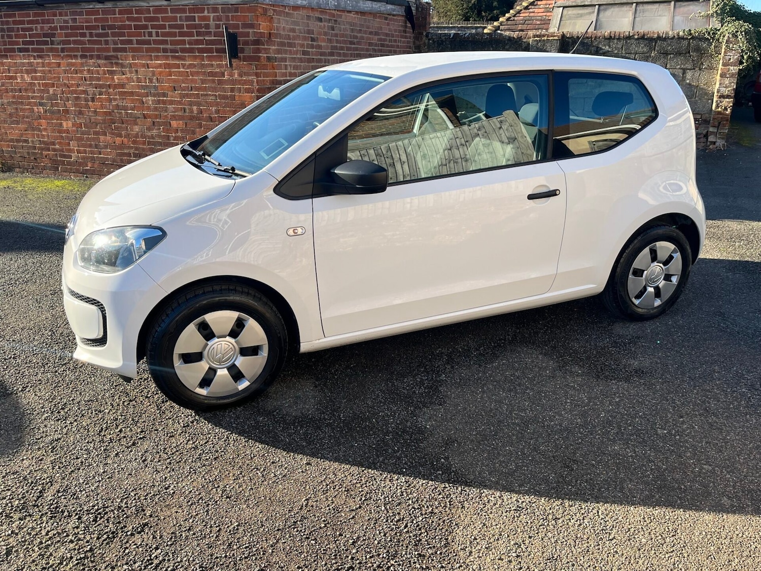 Used Volkswagen up! 2014 for sale - 76694479: Photo 8