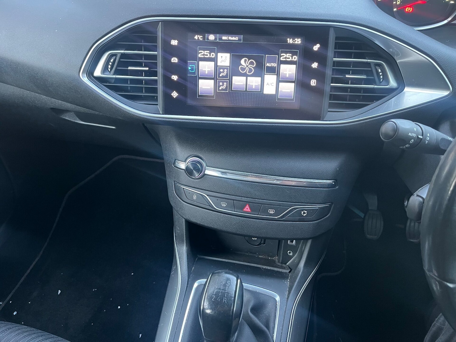 Used Peugeot 308 2015 for sale - 76778170: Photo 14