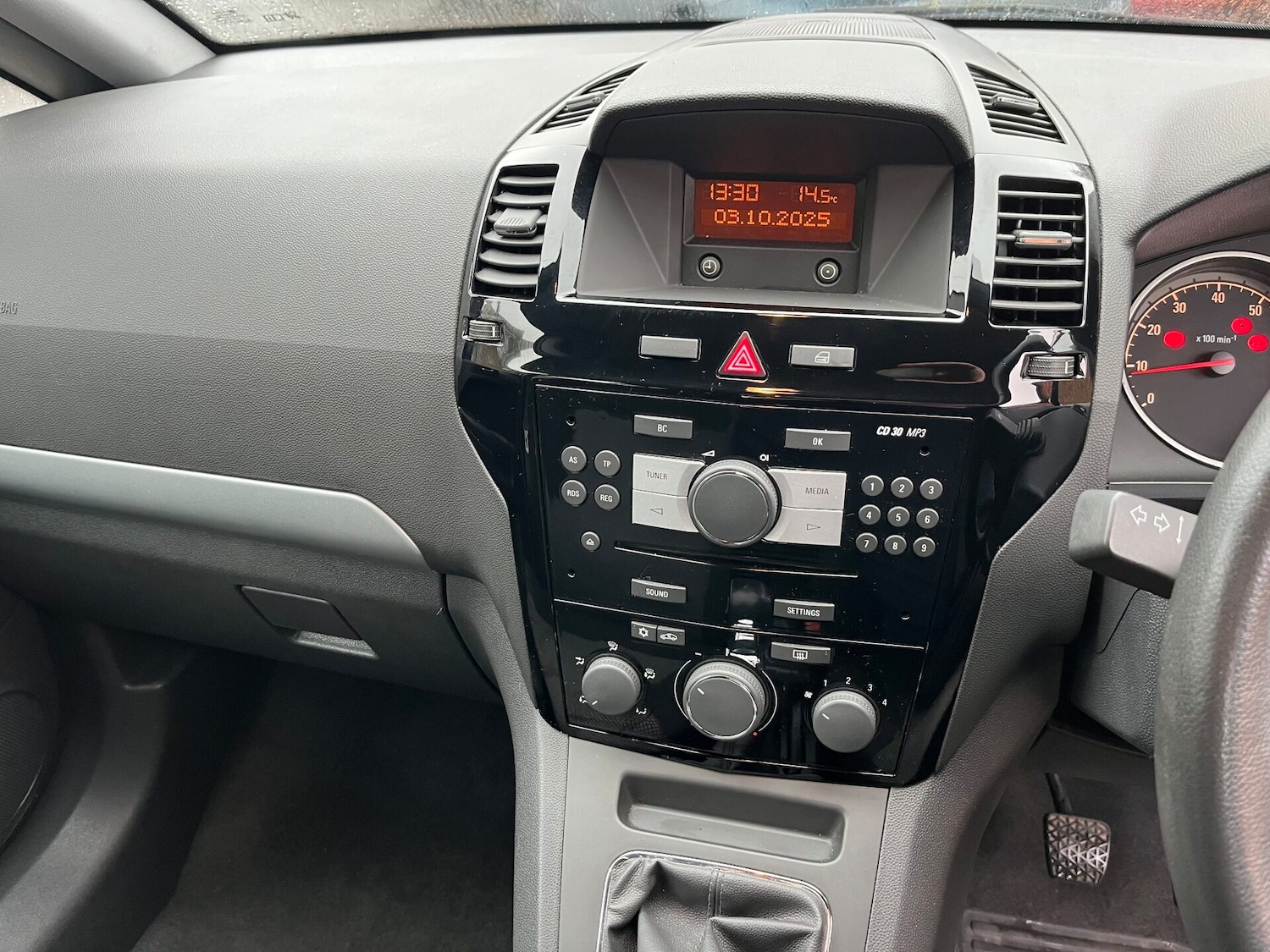 Used Vauxhall Zafira 2013 for sale - 76159742: Photo 17