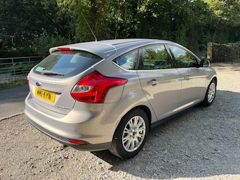 Used Ford Focus 2011 for sale - 76030106: Photo 4