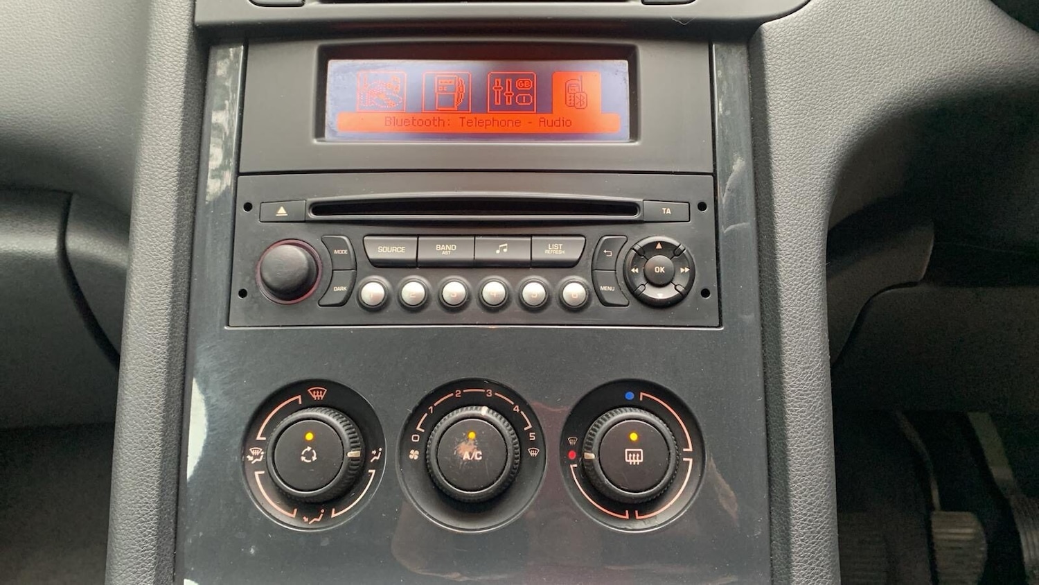 Used Peugeot 5008 2013 for sale - 76273630: Photo 10