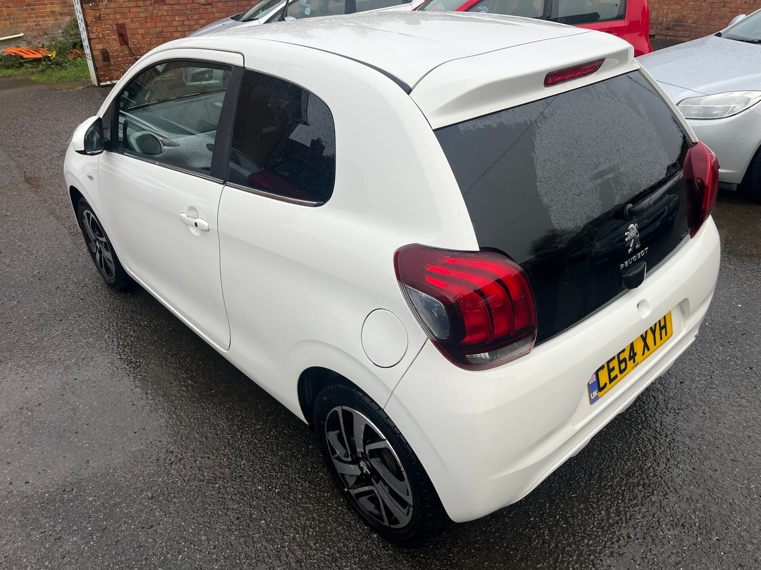 Used Peugeot 108 2014 for sale - 76809253: Photo 4