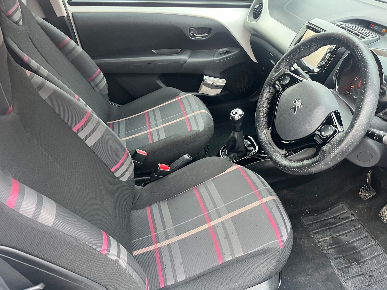 Used Peugeot 108 2014 for sale - 76809253: Photo 6