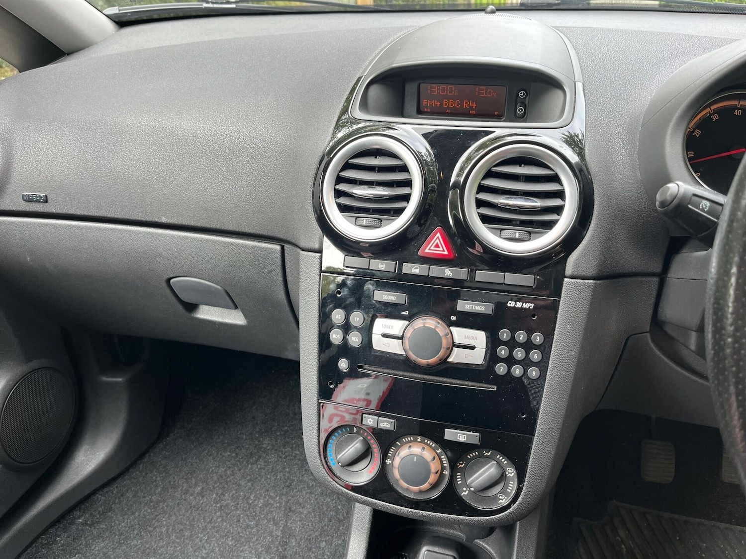 Used Vauxhall Corsa 2015 for sale - 76551725: Photo 15