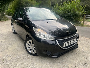 Peugeot - 208