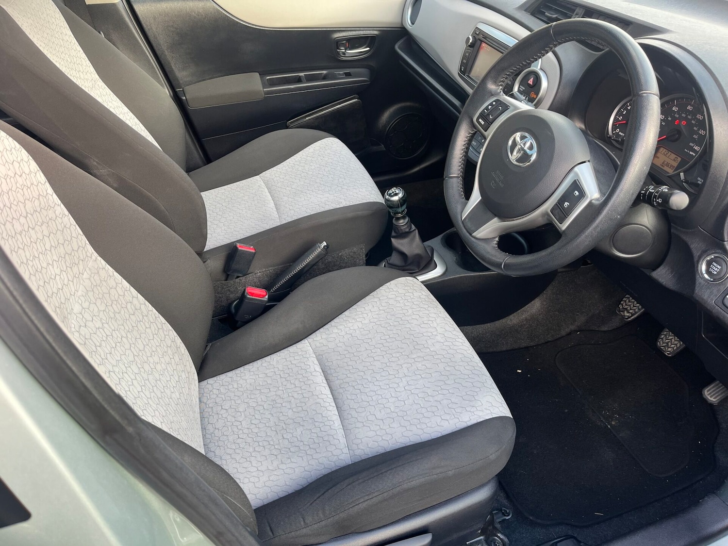 Used Toyota Yaris 2012 for sale - 77226195: Photo 8